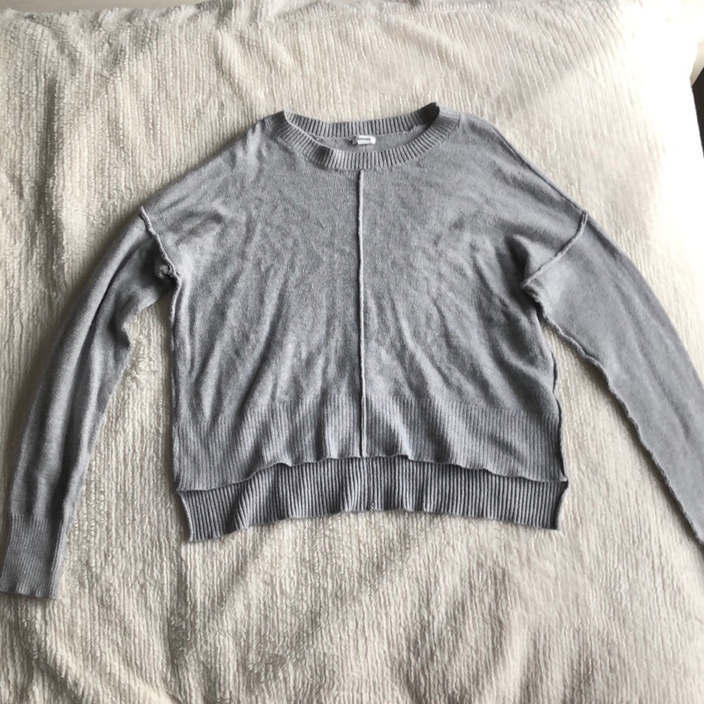 LIGHT GREY SWEATER